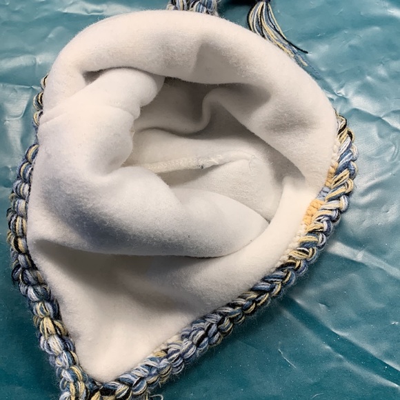 NWOT Cozy Winter Knit Hat with Soft Fleece Lining & Braided Trim - Picture 3 of 4